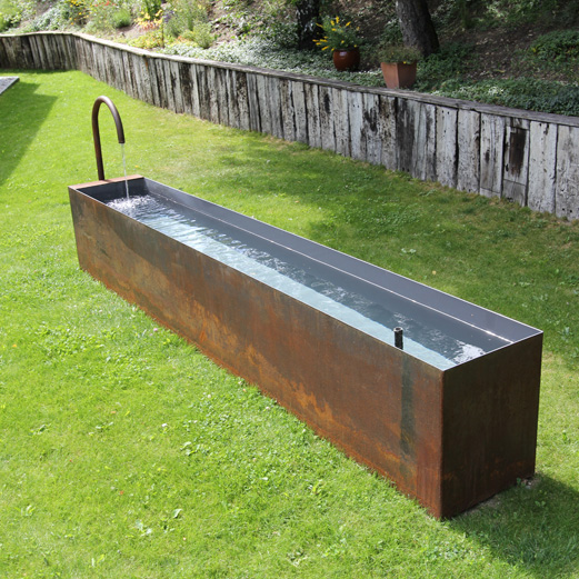 Haus Scuol | Brunnen rostig